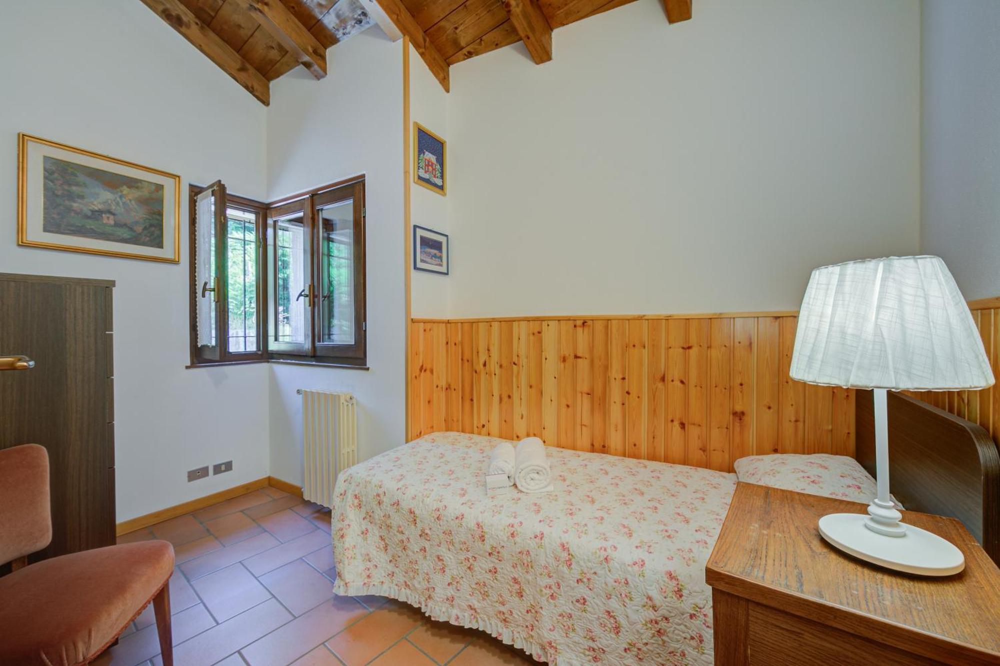 Villa Il Castagno Few Min From Beach - Happy Rentals Castelveccana Esterno foto