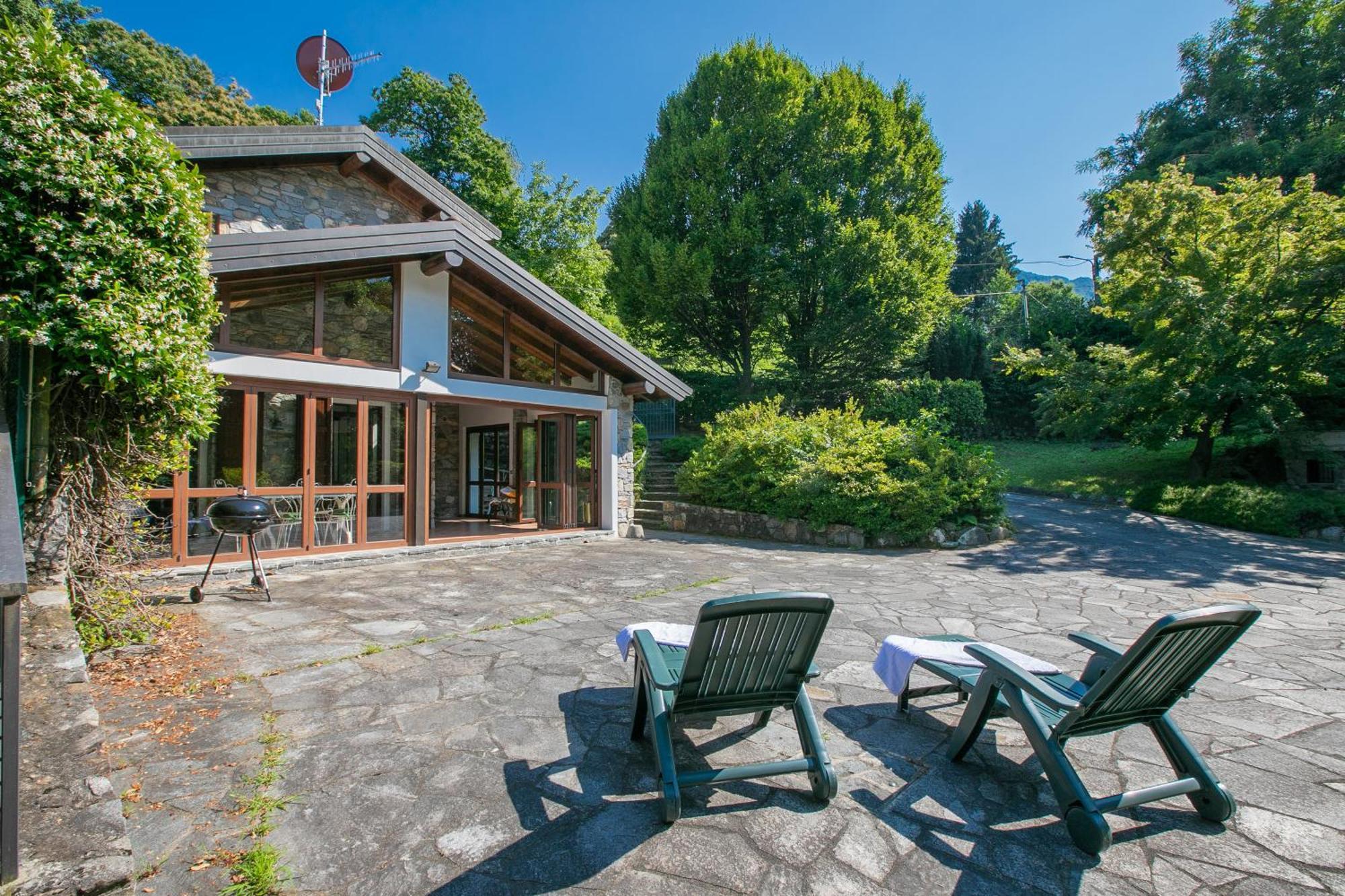 Villa Il Castagno Few Min From Beach - Happy Rentals Castelveccana Esterno foto